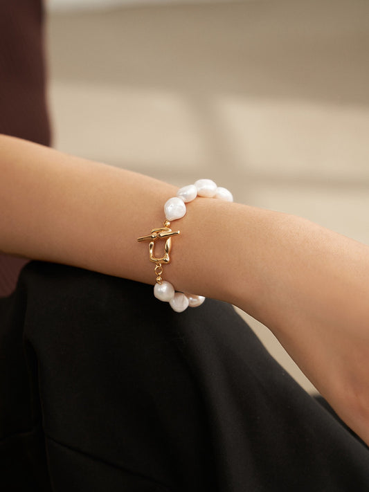 Baroque pearl bracelet