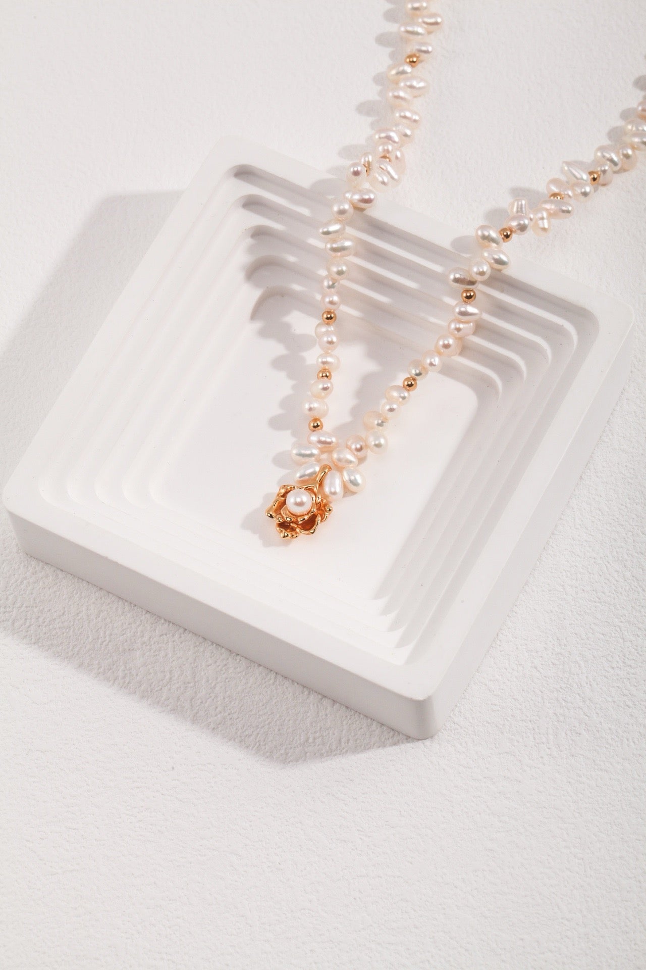 Hot item | Camellia pearl necklace