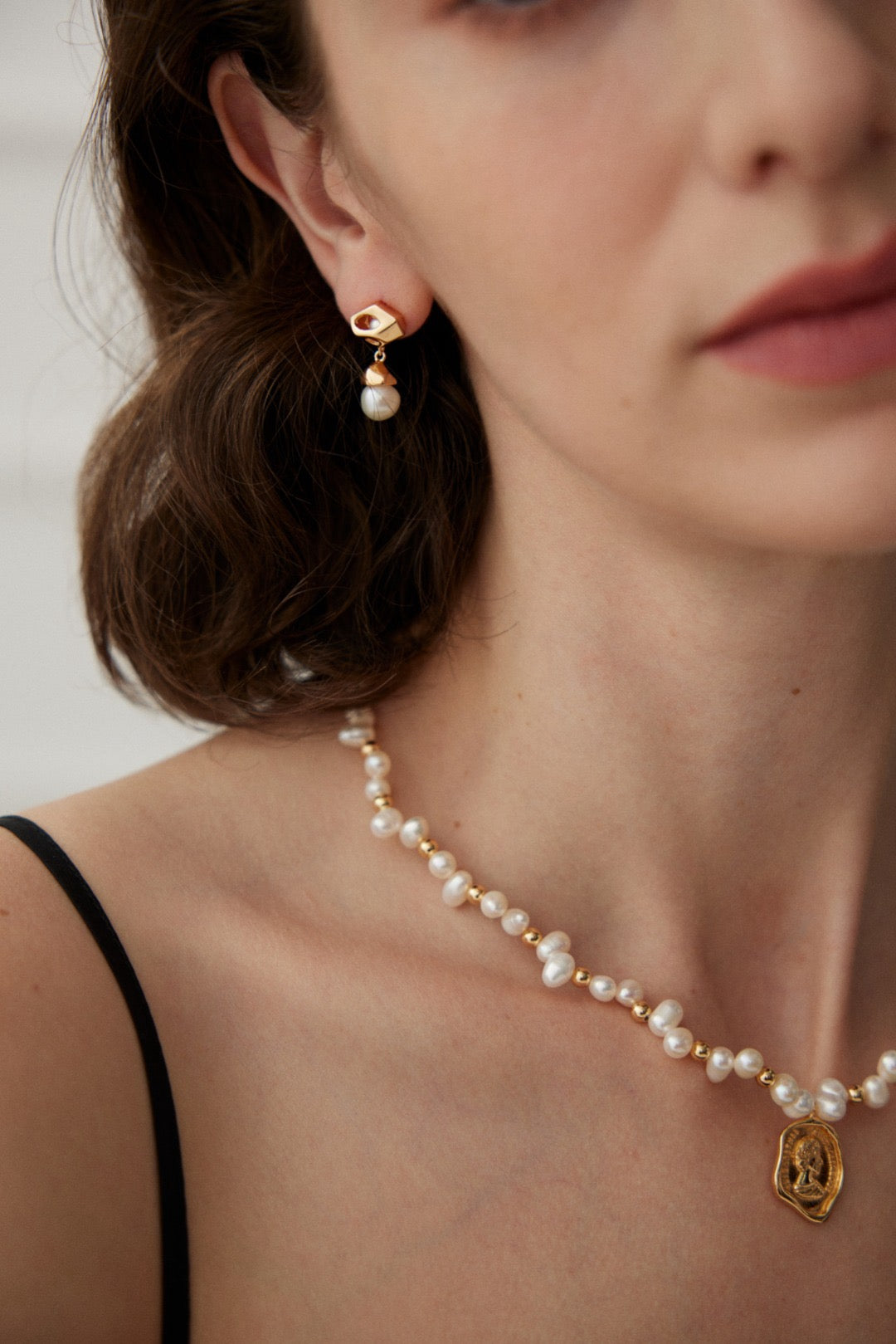 Natural pearl necklace