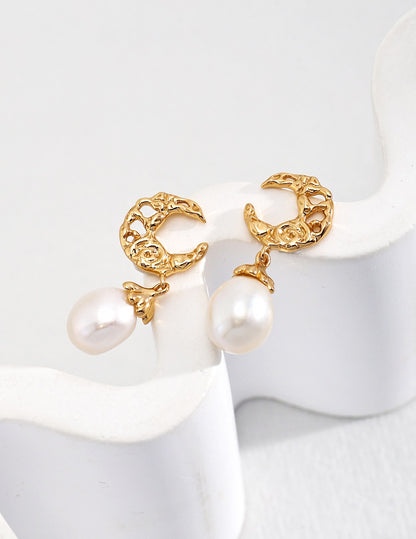 Natural pearl earrings