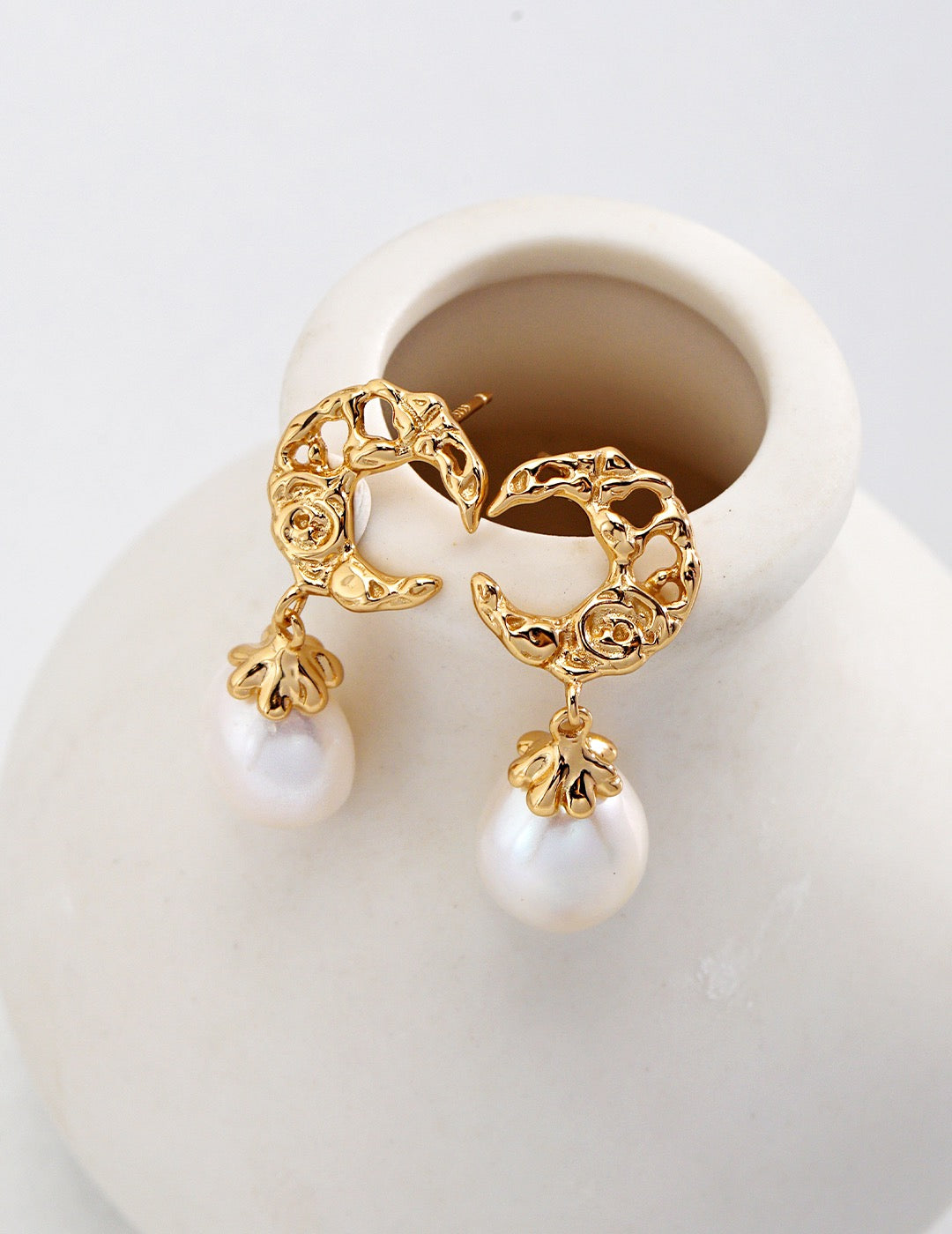 Natural pearl earrings