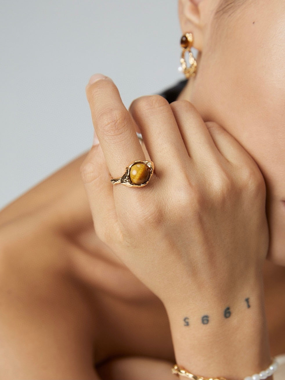 Sterling silver tiger eye stone ring