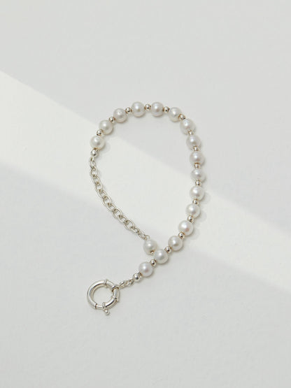 Pearl bracelet