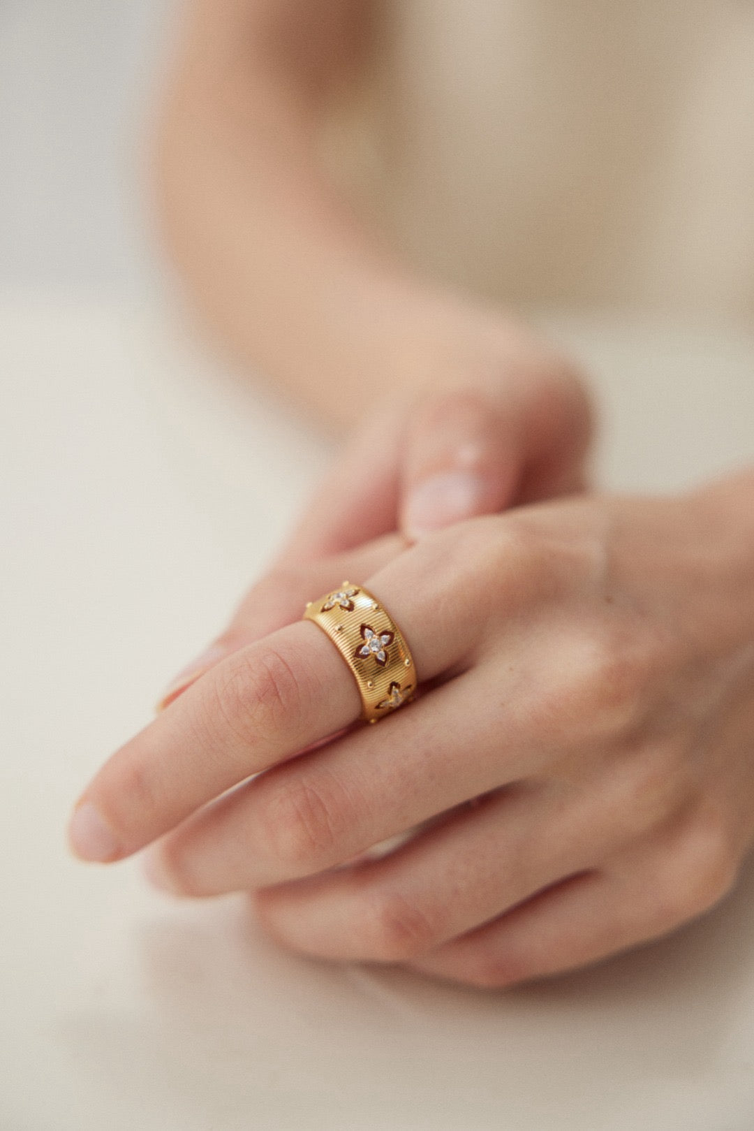 Sterling Silver Simple Zirconia Ring