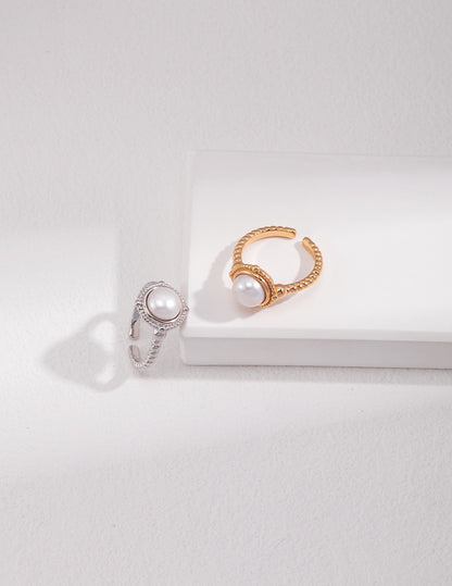 Sterling silver pearl ring