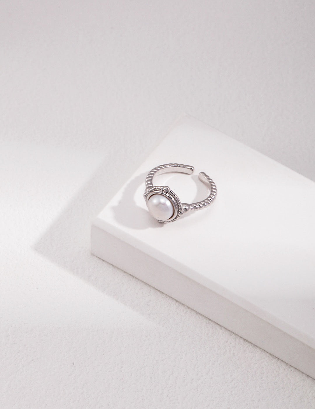 Sterling silver pearl ring