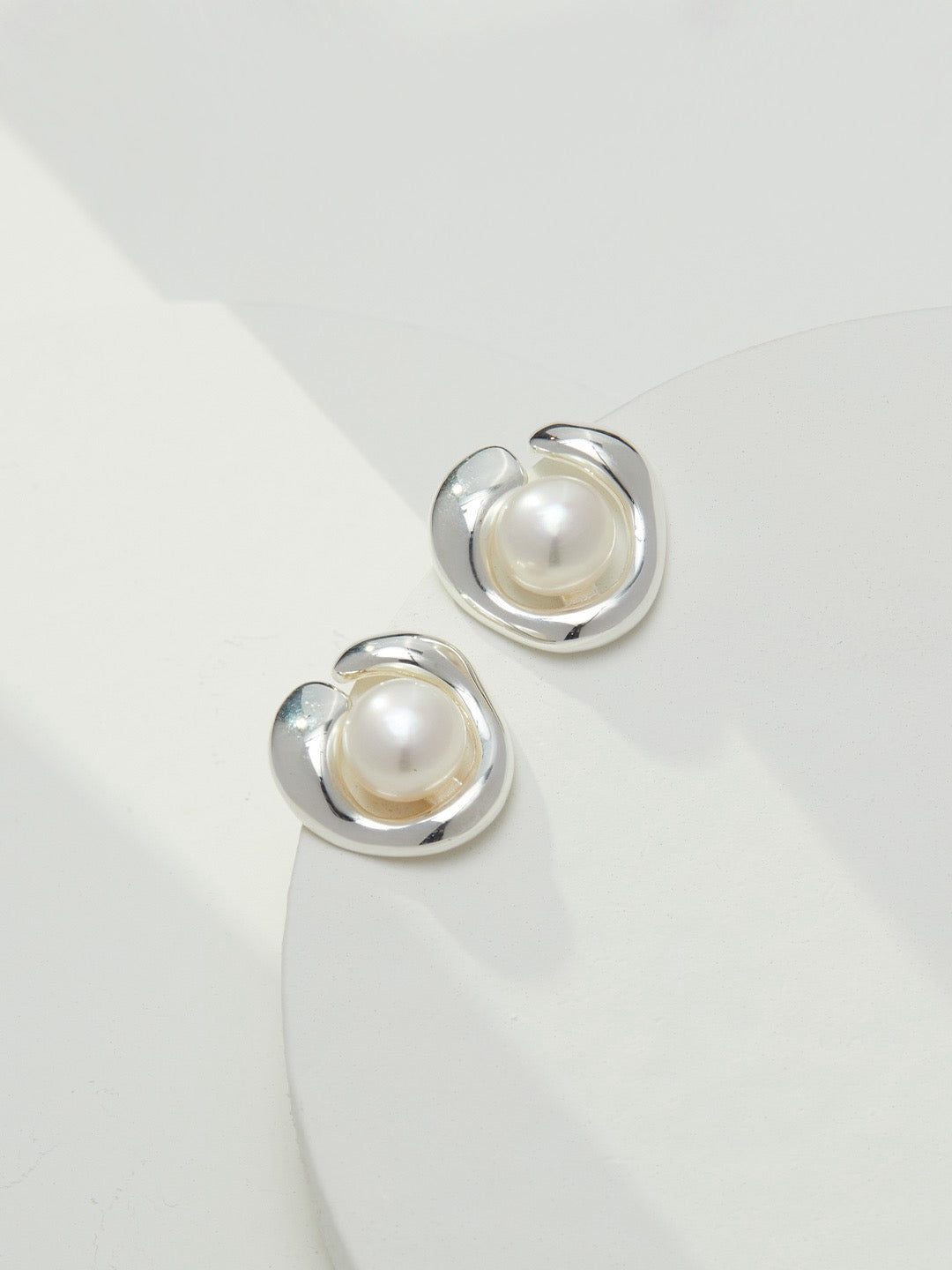 Pearl Remodeling Series Pearl Earrings