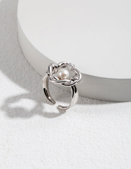 Sterling silver pearl ring