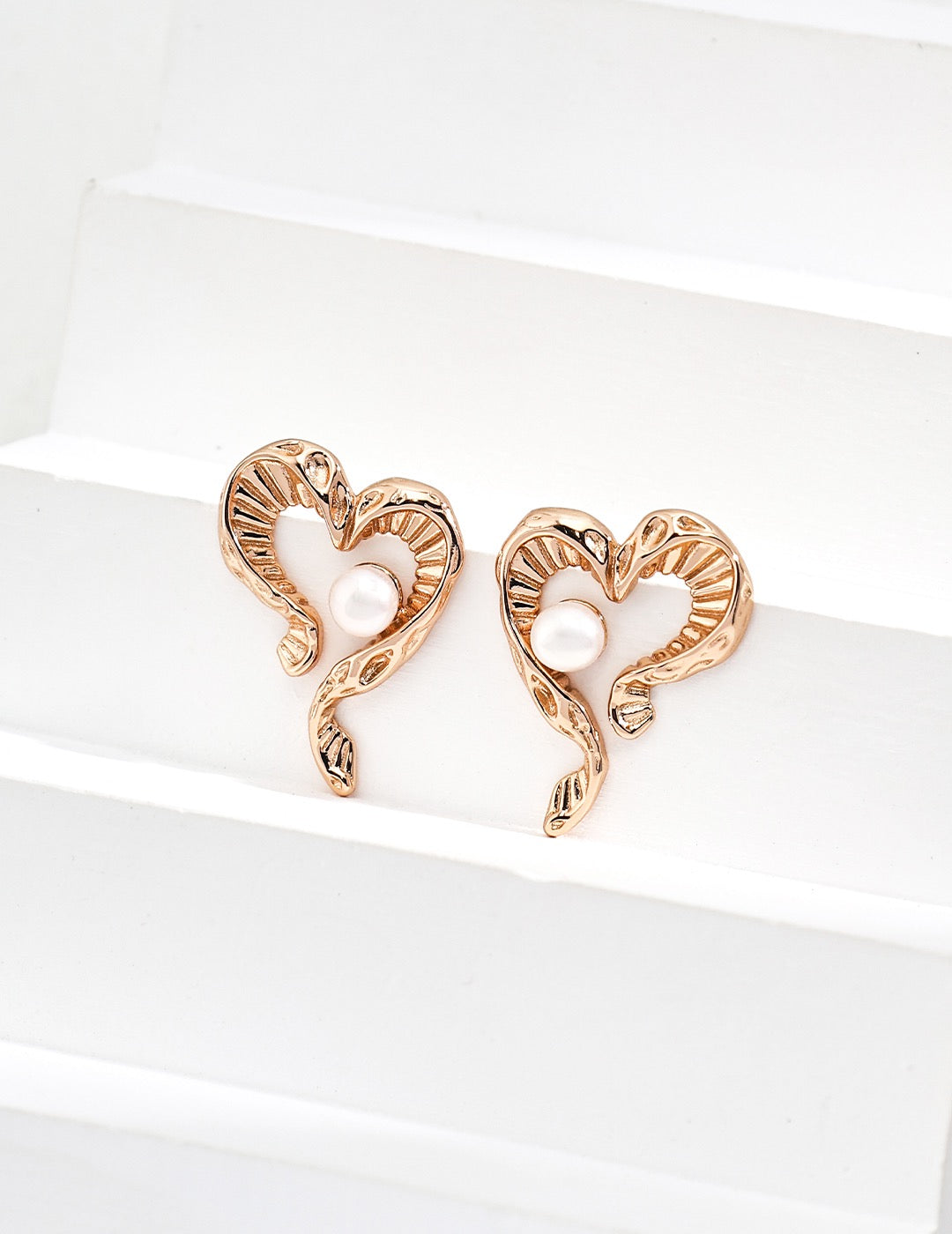 S925 silver heart shaped natural pearl earrings