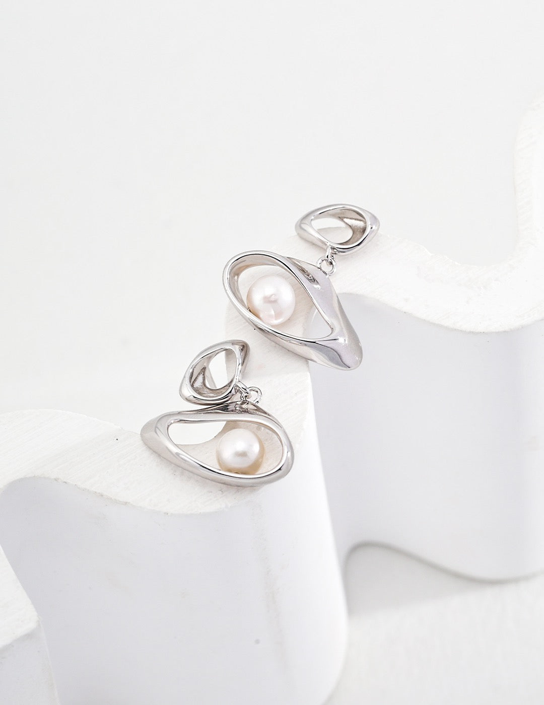 Sterling silver pearl earrings