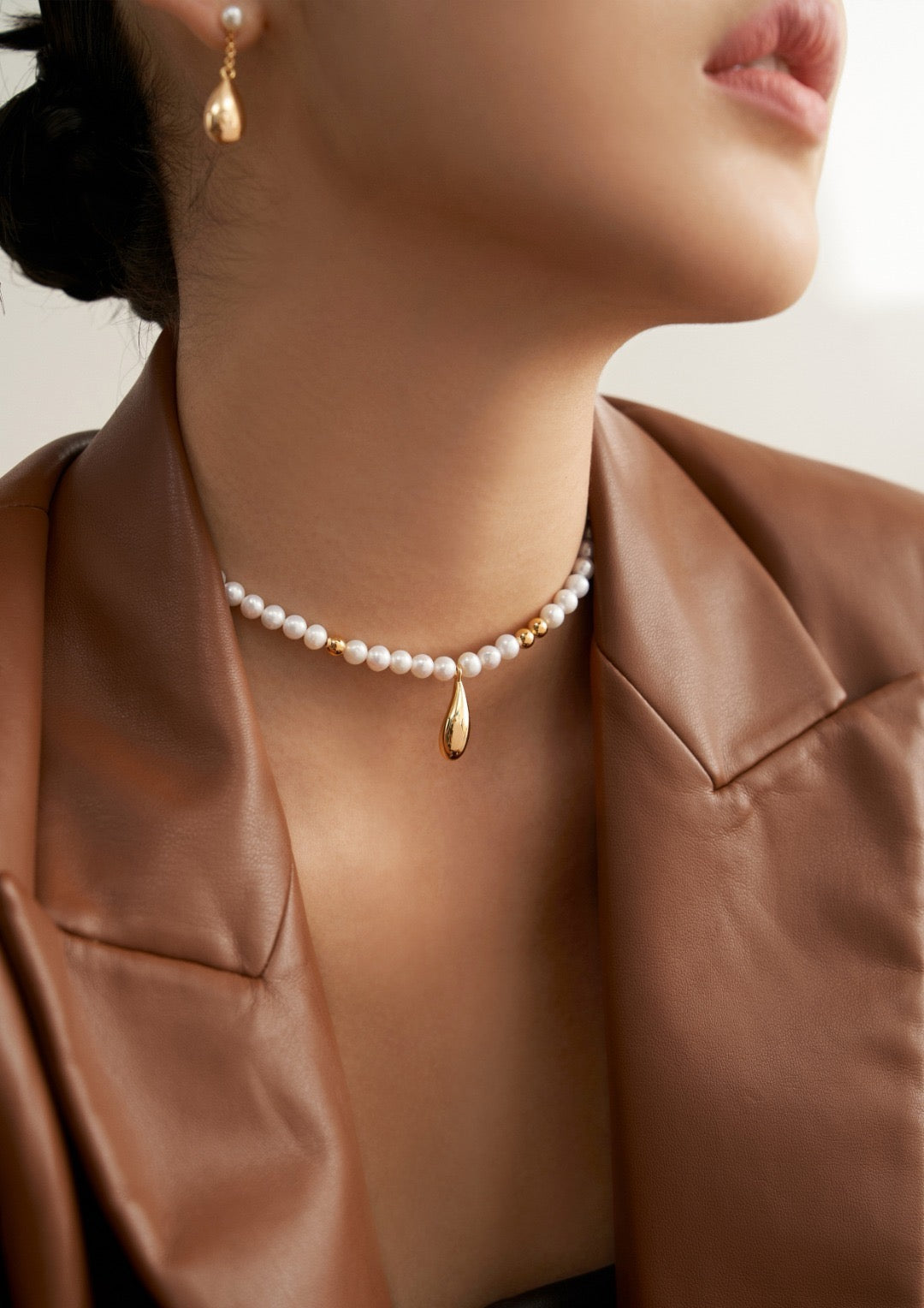 Water drop pearl necklace