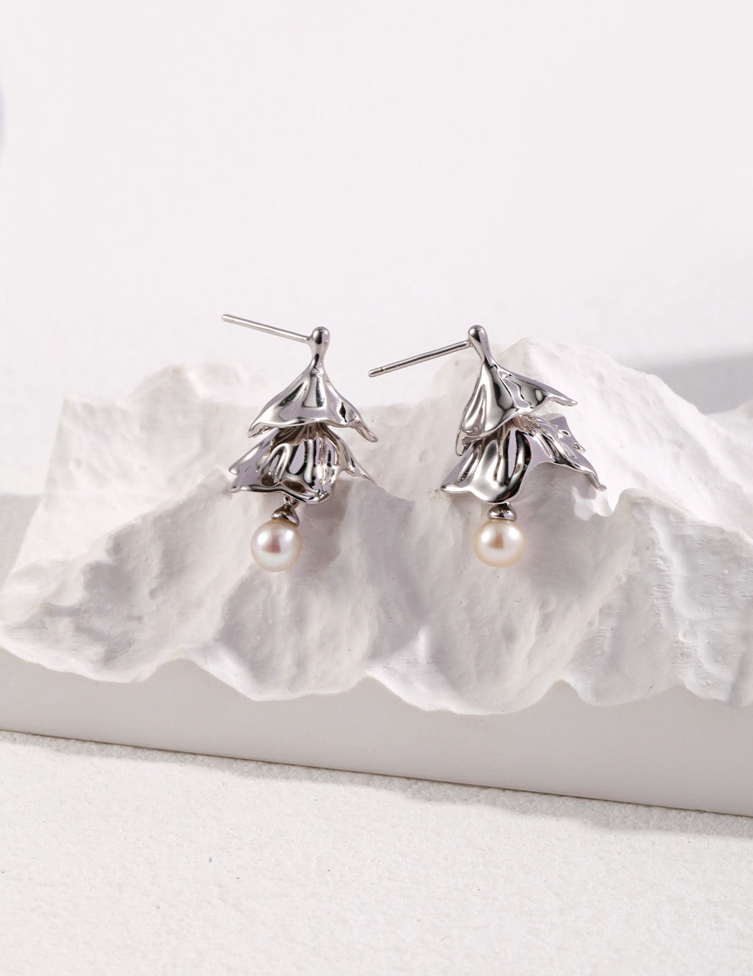 Sterling silver pearl earrings