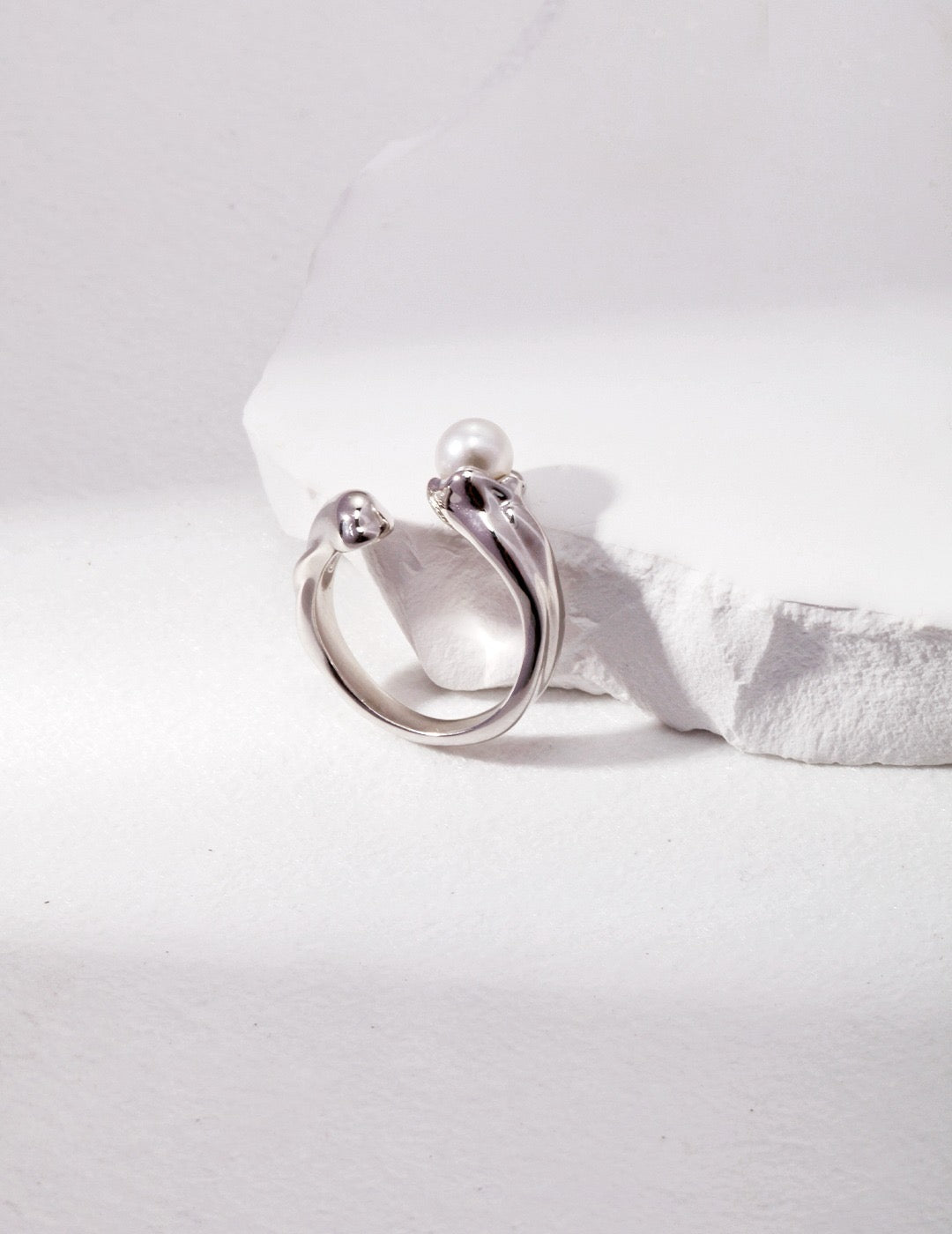 Sterling silver pearl ring