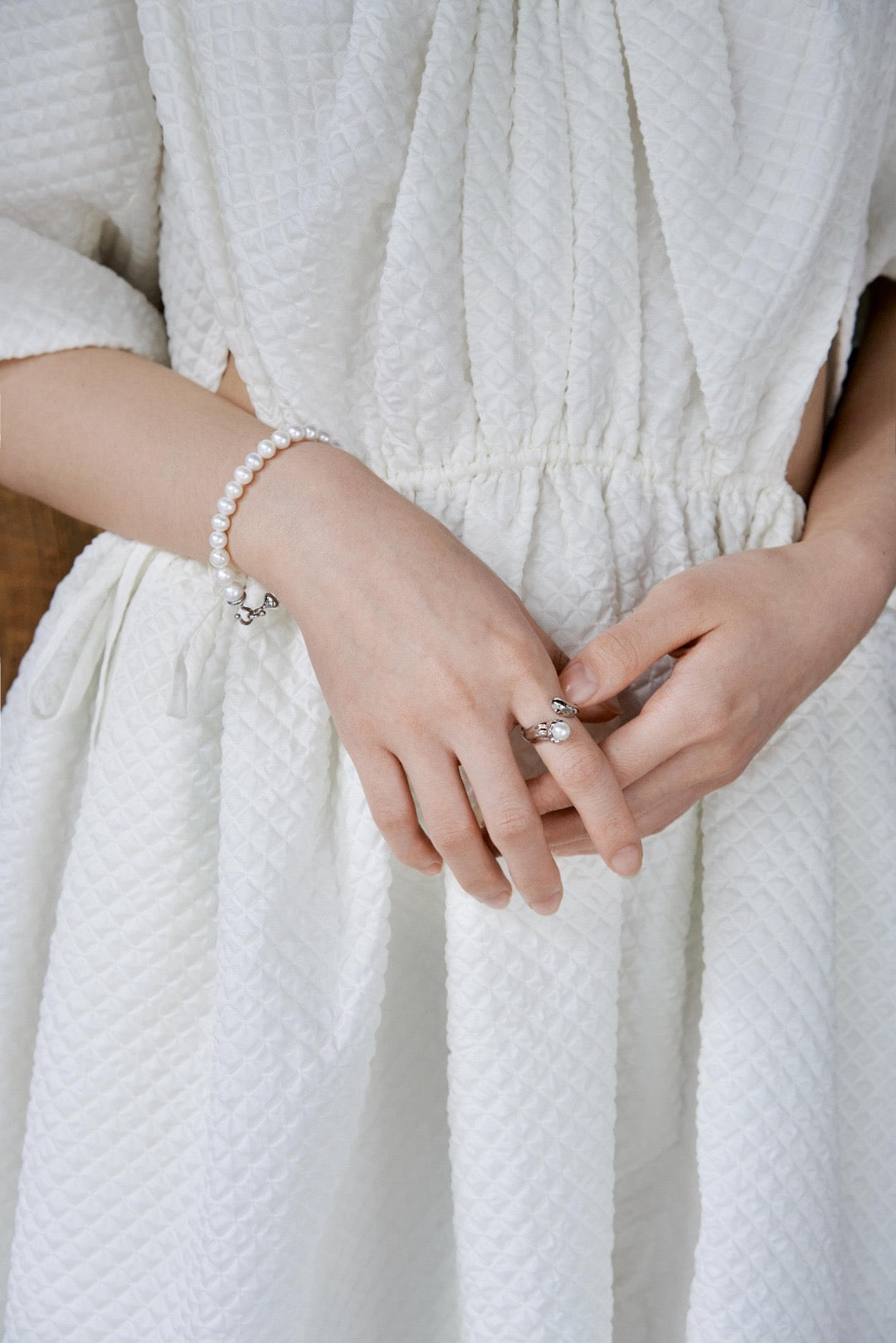 Sterling silver pearl ring